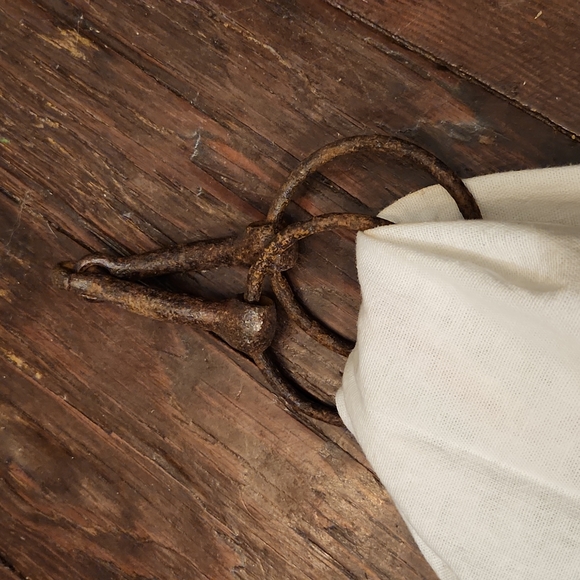 Old Horse Bit With Vintage Hand Towel - Picture 7 of 10